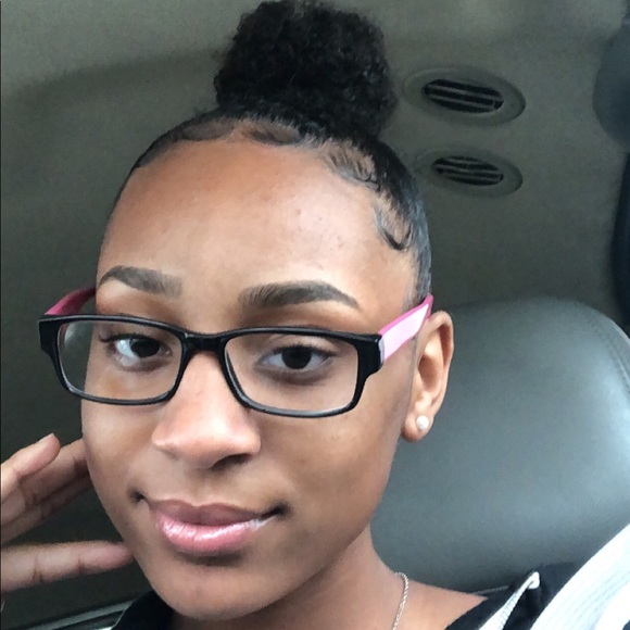 Meet your Posher, Karrington - Picture 1 of 1